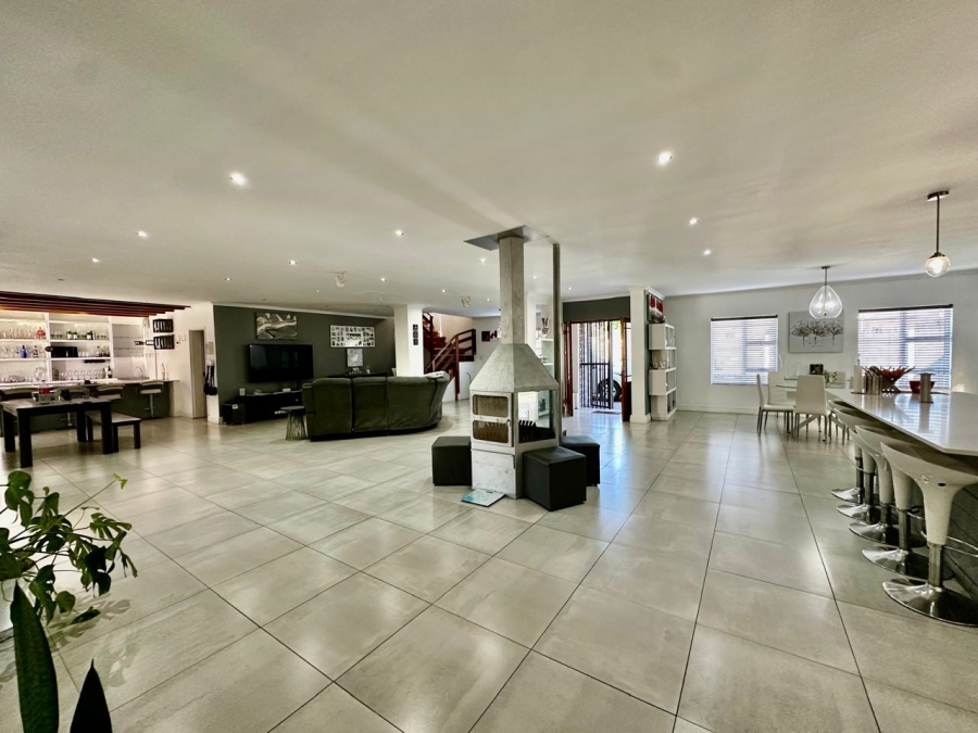 5 Bedroom Property for Sale in Rouxville Western Cape